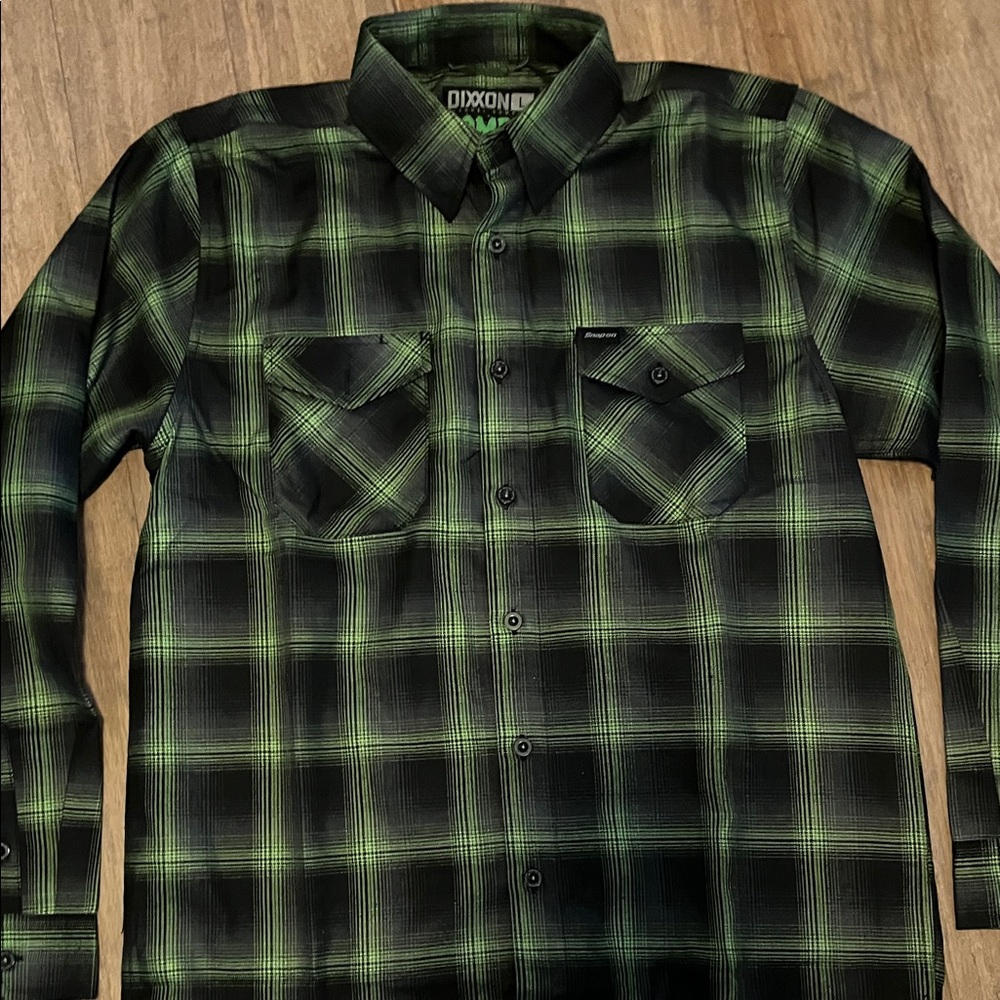 DIXXON Men's Plaid Shirt in Green and Black